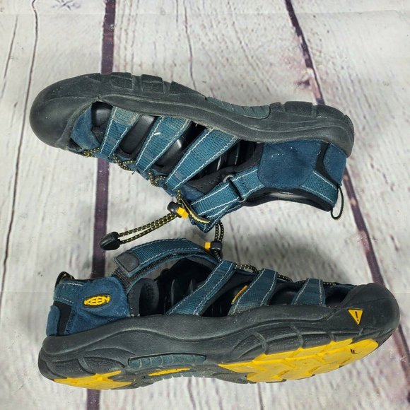 Keen  Size 6 Newport Waterproof Slip on Sandals - Picture 5 of 8